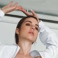 Adelaide Kane Desnuda