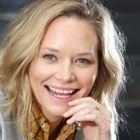 Adrienne Pickering Desnuda
