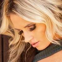 Bikinihuntress Desnuda