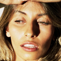 Dominique Elissa Faludi Desnuda