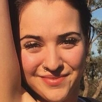 Elouise Desnuda