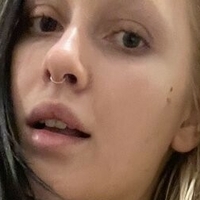 Emma Weaver Desnuda