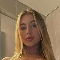 Emwebbily Desnuda