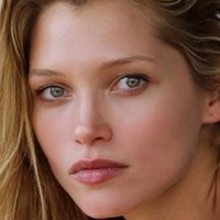 Hana Jirickova Desnuda
