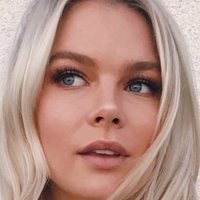 Kelli Goss Desnuda