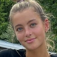 Kornelia Ski Desnuda