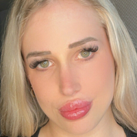 lauravonseethal Desnuda