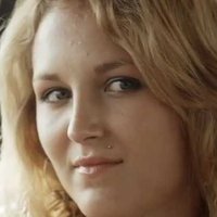 Lina Turkama Desnuda