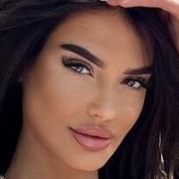 Liri_dona Desnuda