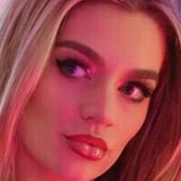 Mikenna Desnuda