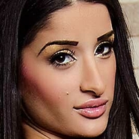 Preeti Y Desnuda