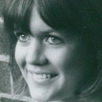 Sally Geeson Desnuda