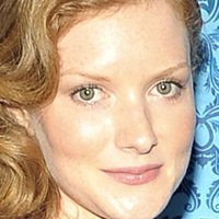 Wrenn Schmidt Desnuda